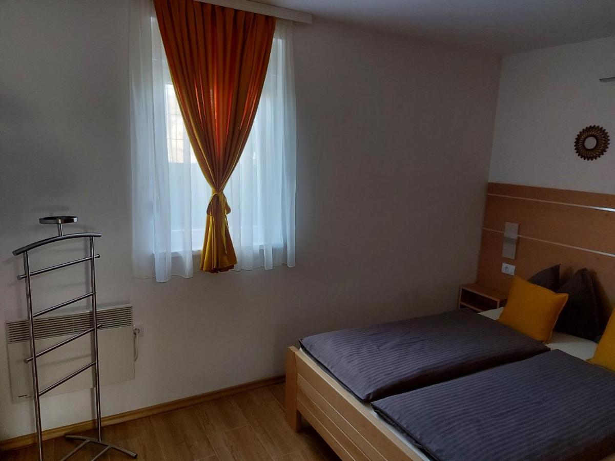 Apartmani Lotus Vrdnik Exterior photo